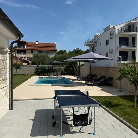 Dom wakacyjny Tatjana Mit Pool *