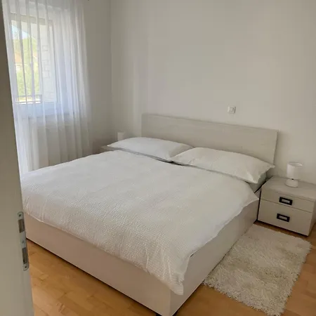 Tatjana Mit Pool Casa vacanze *