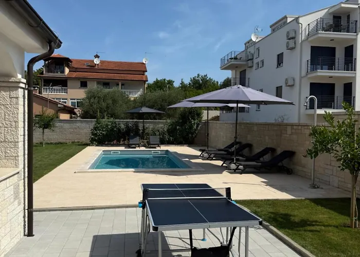 Nyaraló Tatjana Mit Pool *