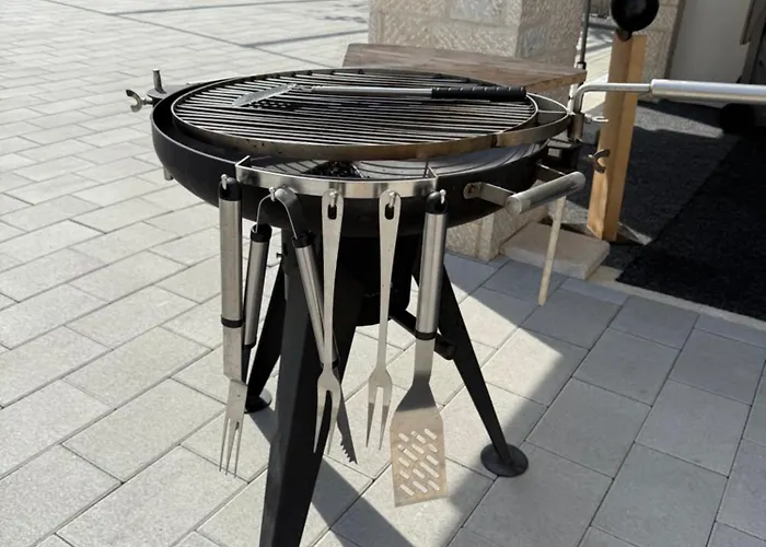 Nyaraló Tatjana Mit Pool